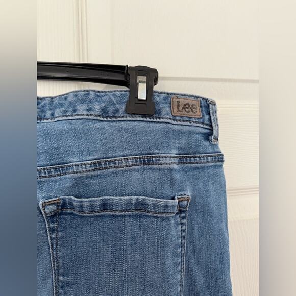 Lee Women’s Relaxed Straight Leg High Rise Instantly Slims Blue Jeans Size 16 - Picture 5 of 7